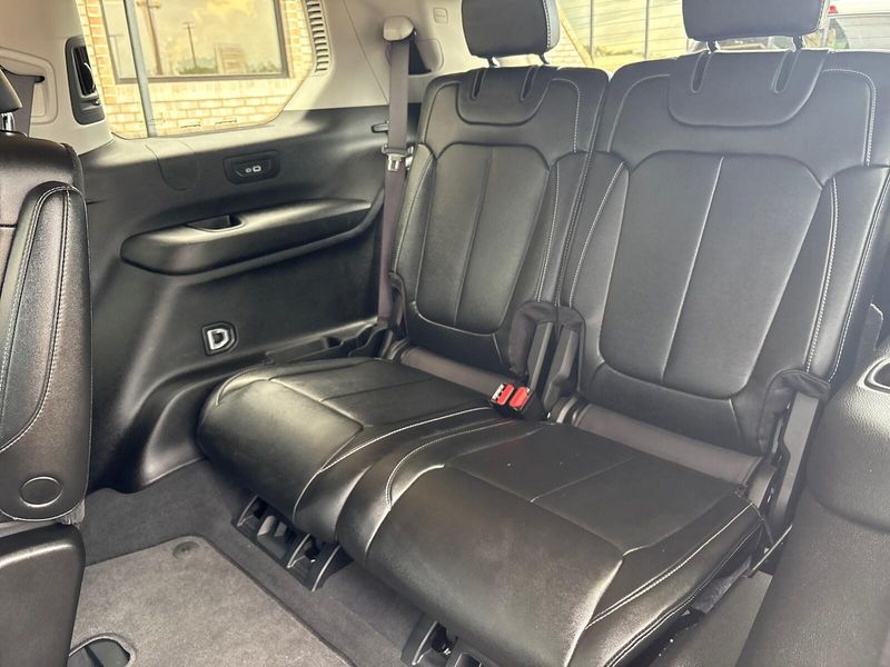 Used 2024 Jeep Grand Cherokee L LimitedImage 5