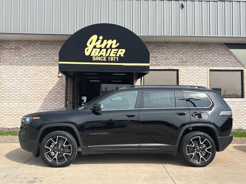 New 2026 Jeep Cherokee Overland 4x4Image 2