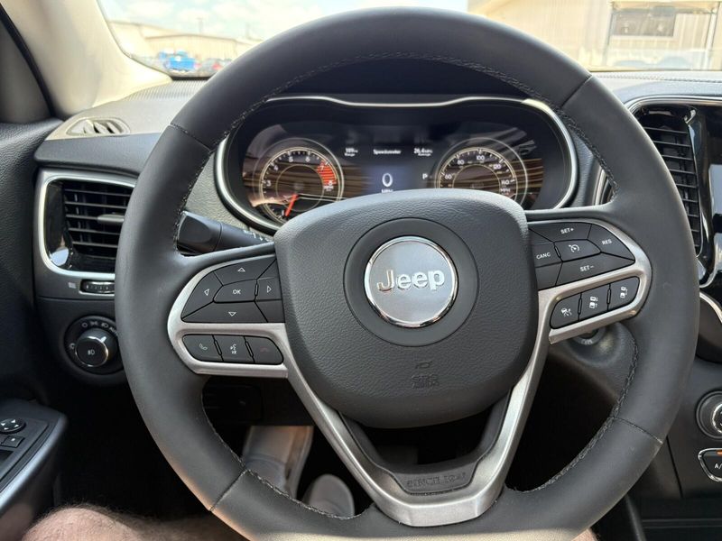 Used 2022 Jeep Cherokee LimitedImage 14
