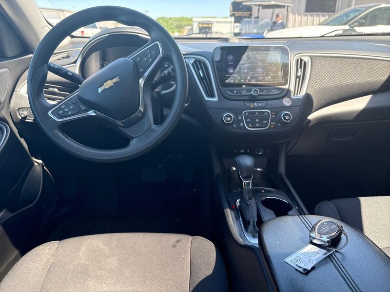 Used 2024 Chevrolet Malibu LTImage 5