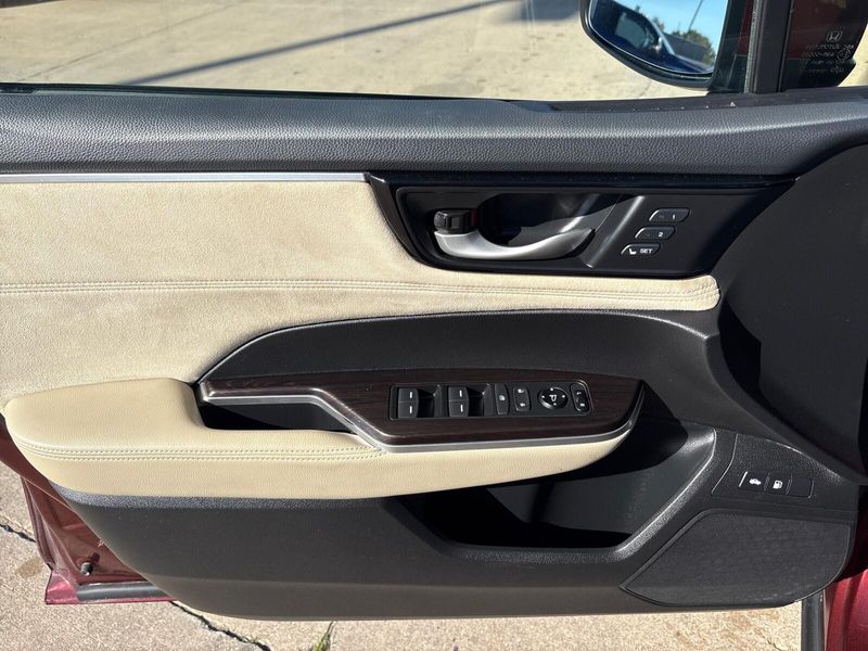 Used 2018 Honda Clarity Plug-In Hybrid TouringImage 11