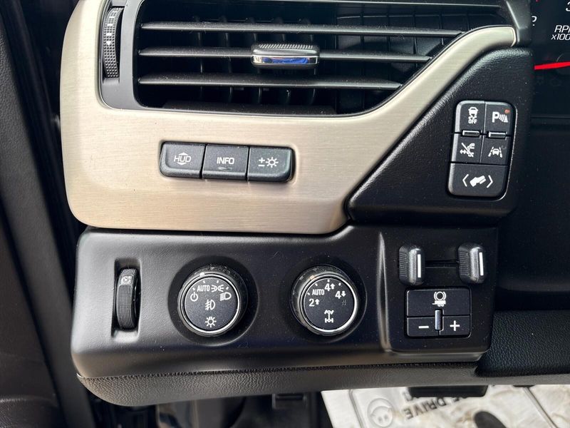 2016 GMC Yukon XL DenaliImage 20