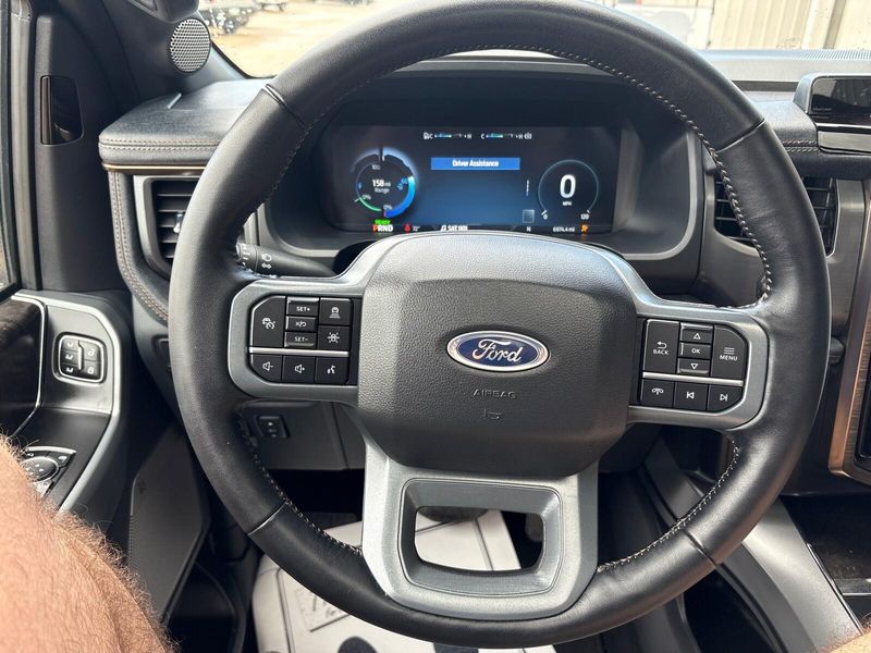 2023 Ford F-150 Lightning LariatImage 19