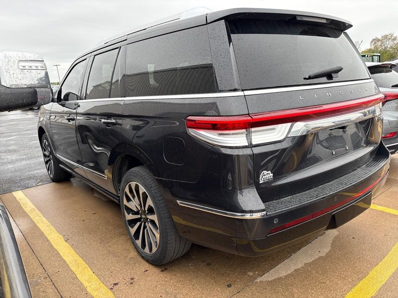 2022 Lincoln Navigator ReserveImage 9
