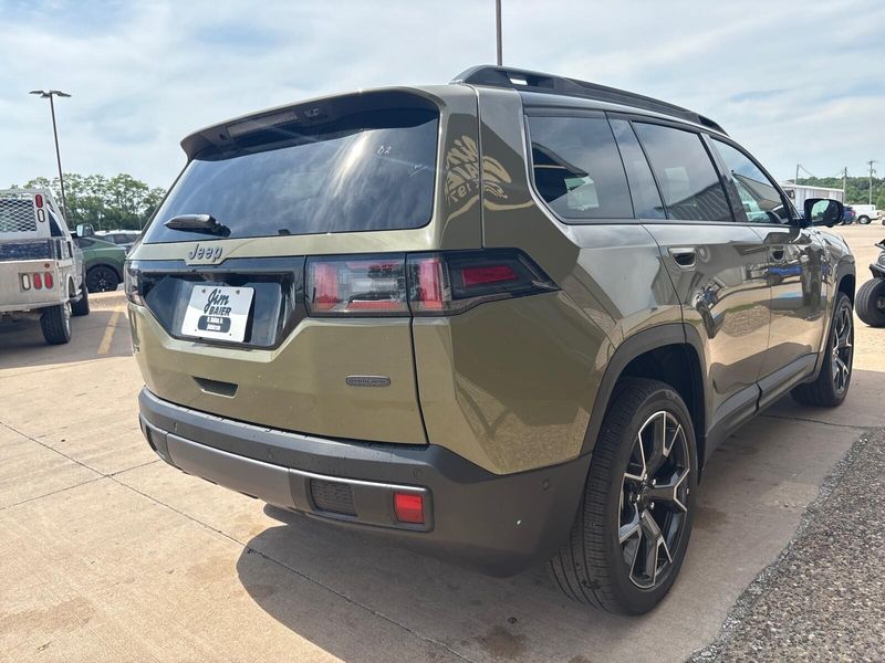 New 2026 Jeep Cherokee Overland 4x4Image 10