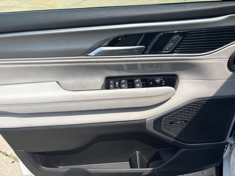 2026 Jeep Grand Wagoneer L Grand Wagoneer L 4x4Image 14