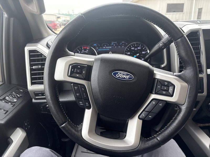 2019 Ford F-250 LariatImage 16