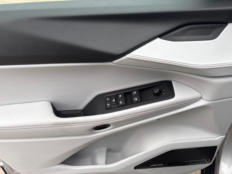 New 2026 Jeep Cherokee Limited 4x4Image 13