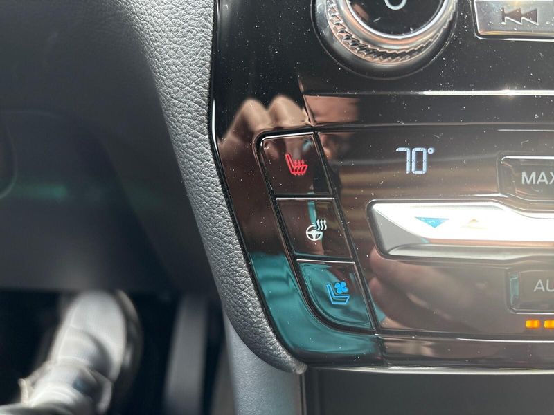 2021 Ford Explorer STImage 24