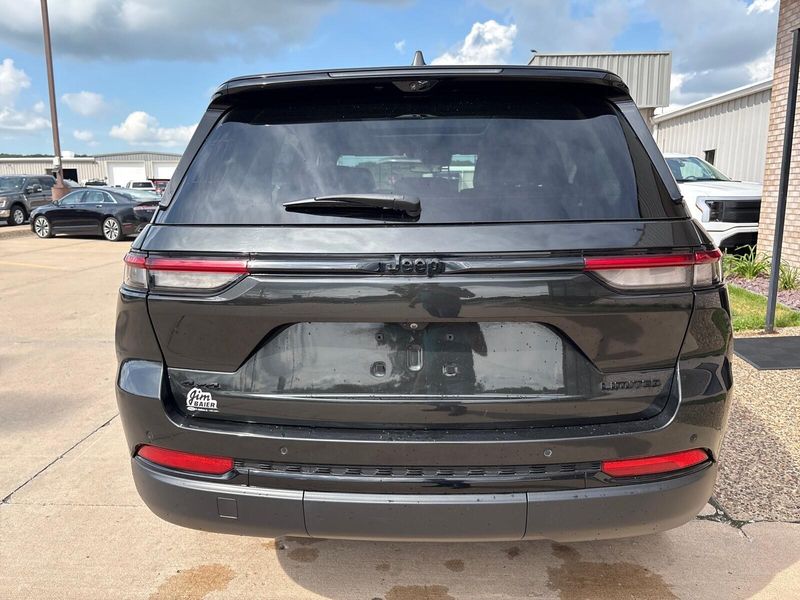 Used 2023 Jeep Grand Cherokee LimitedImage 10