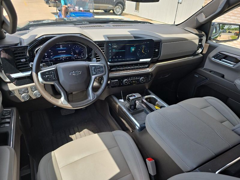 2024 Chevrolet Silverado 1500 RSTImage 3
