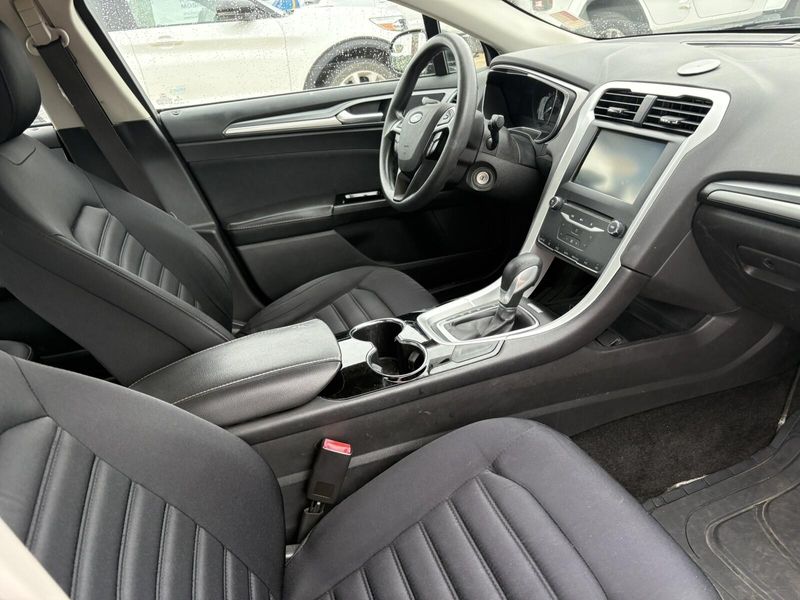 Used 2014 Ford Fusion Hybrid SE HybridImage 7