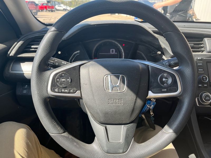 2017 Honda Civic LXImage 8