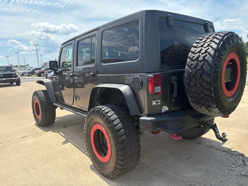 2017 Jeep Wrangler Unlimited RubiconImage 12