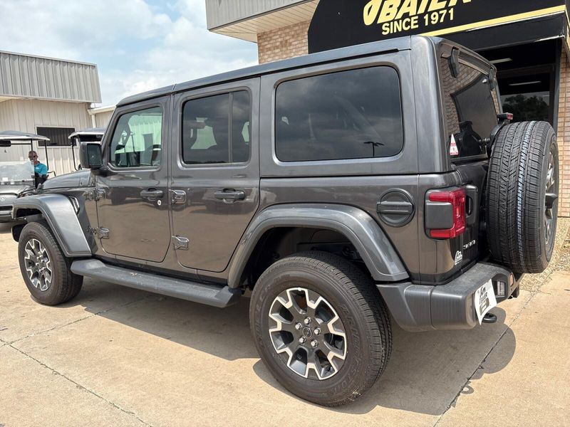 2025 Jeep Wrangler 4-door SaharaImage 10