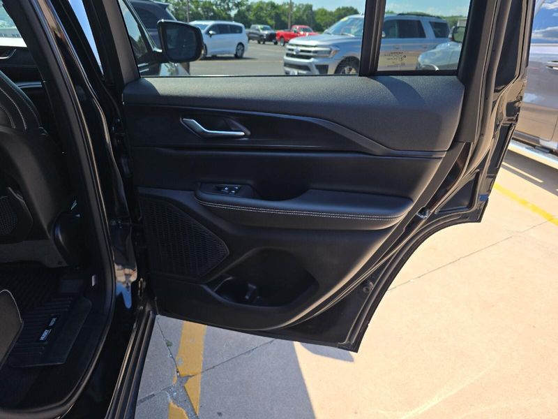 2023 Jeep Grand Cherokee AltitudeImage 15