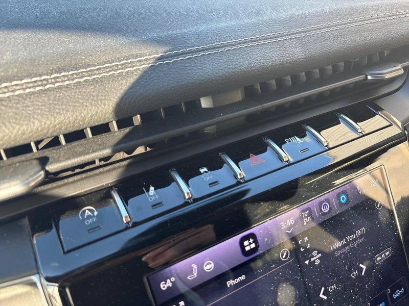 Used 2021 Jeep Grand Cherokee L LimitedImage 24