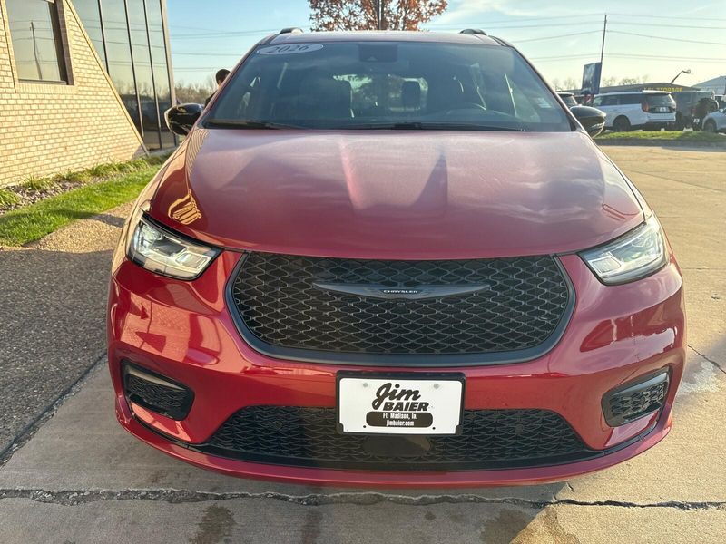 New 2026 Chrysler Pacifica SelectImage 7