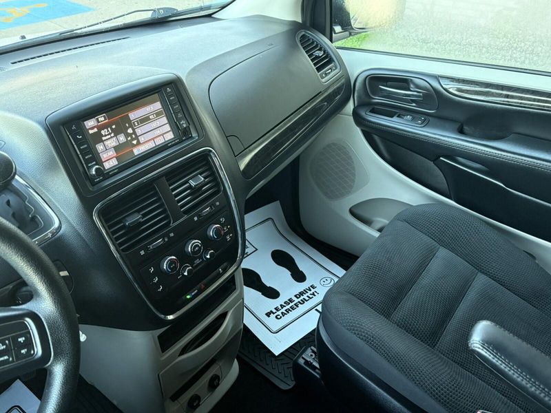 Used 2019 Dodge Grand Caravan SEImage 16