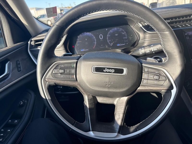 Used 2021 Jeep Grand Cherokee L LimitedImage 15