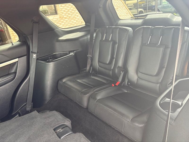 Used 2019 Ford Explorer XLTImage 5