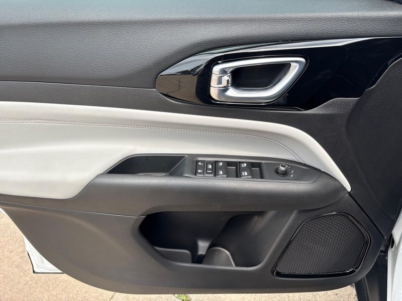 New 2026 Jeep Compass Limited 4x4Image 12
