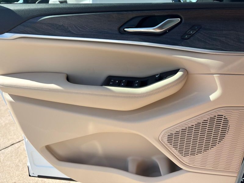 New 2027 Jeep Grand Cherokee LimitedImage 13