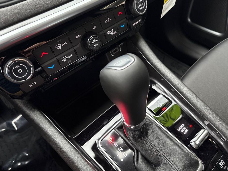2025 Jeep Compass Latitude 4x4Image 16
