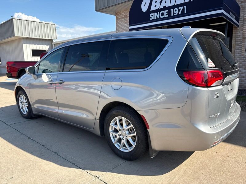 Used 2020 Chrysler Pacifica TouringImage 11