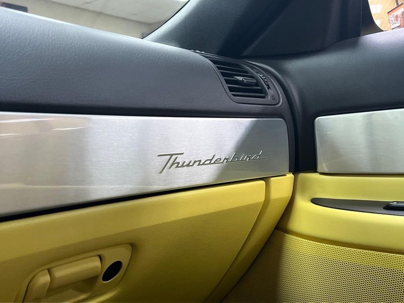 Used 2002 Ford Thunderbird w/Hardtop PremiumImage 18
