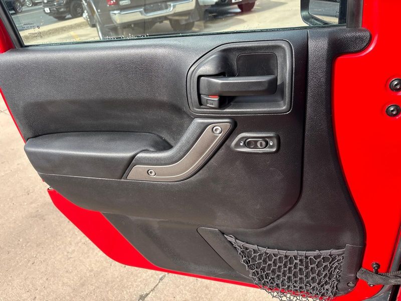 Used 2015 Jeep Wrangler Unlimited SportImage 19
