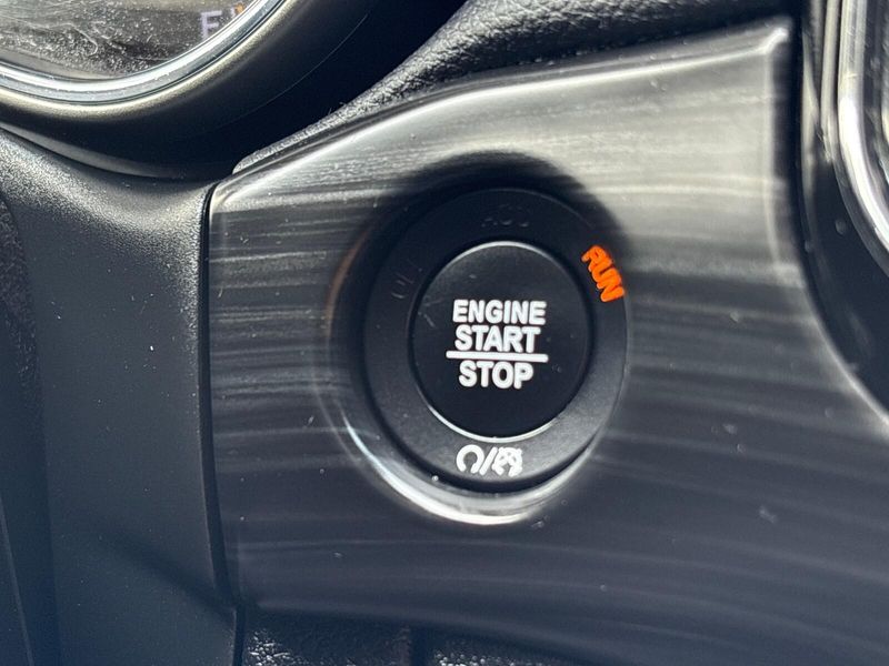 Used 2020 Jeep Grand Cherokee AltitudeImage 17