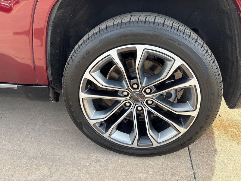 2022 Jeep Grand Wagoneer Series IIIImage 17