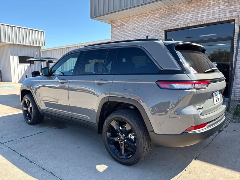 New 2027 Jeep Grand Cherokee LimitedImage 11