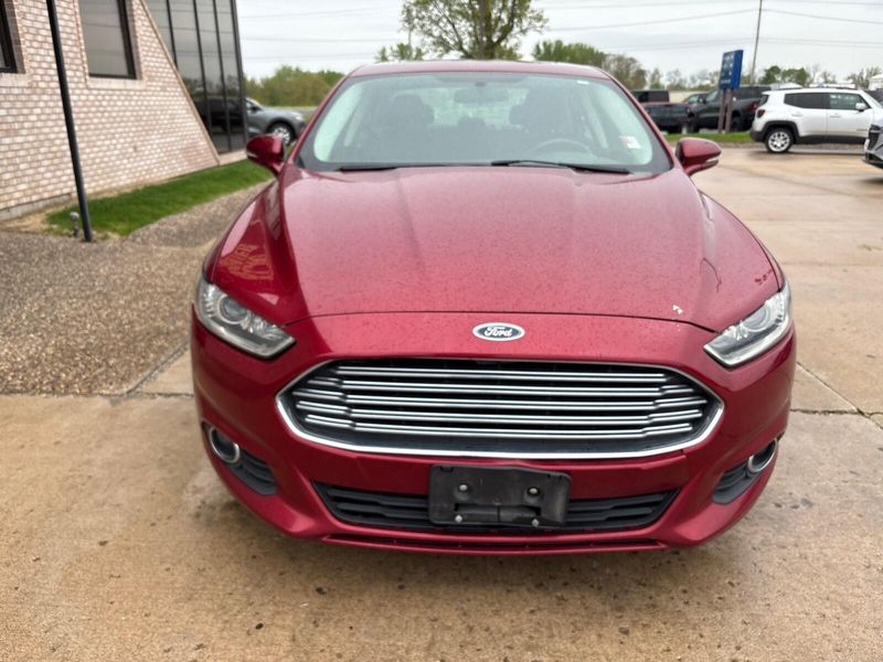 2014 Ford Fusion SEImage 6