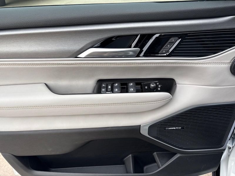 2026 Jeep Grand Grand Wagoneer Wagoneer L 4x4Image 15