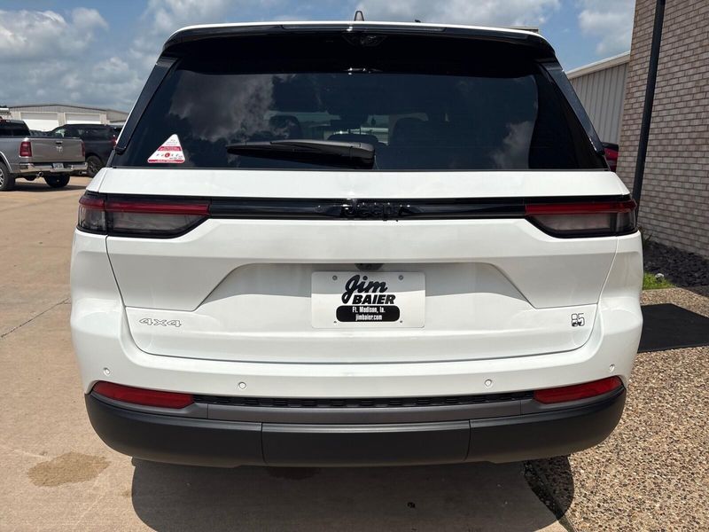 New 2026 Jeep Grand Cherokee 85th Anniversary Edition 4x4Image 11