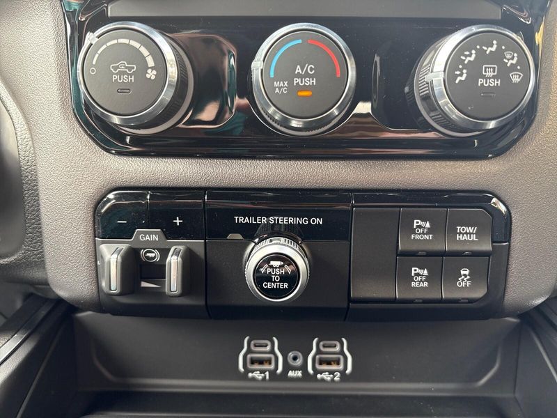 New 2026 RAM 1500 Express Crew Cab 4x4 5