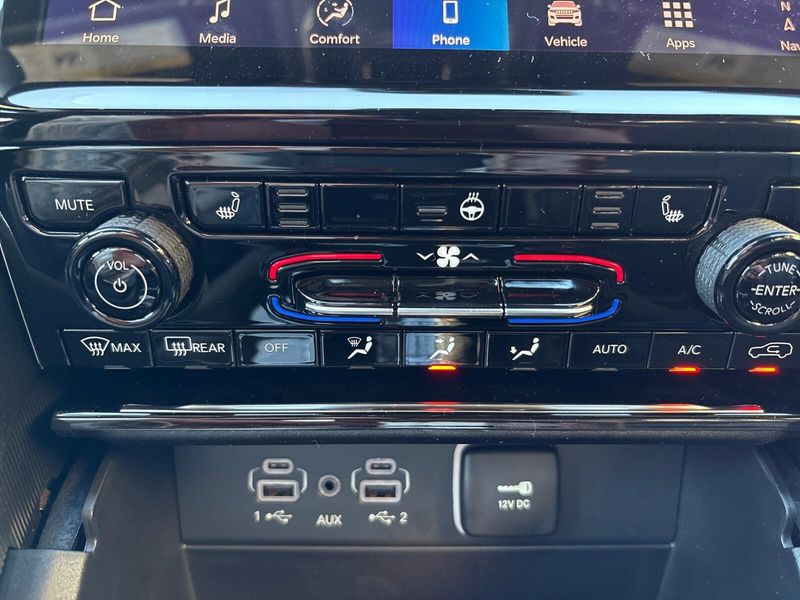 New 2025 Jeep Grand Cherokee L Limited 4x4Image 19