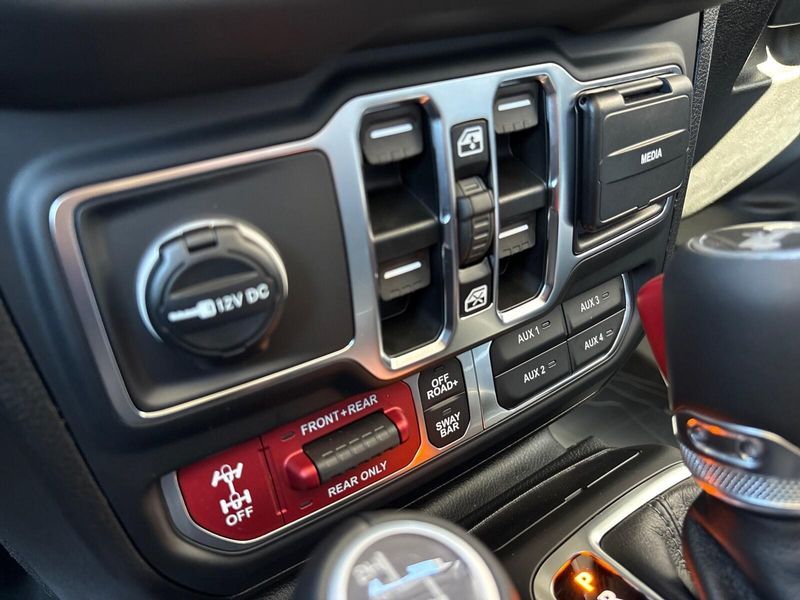 New 2027 Jeep Wrangler 4-door RubiconImage 17