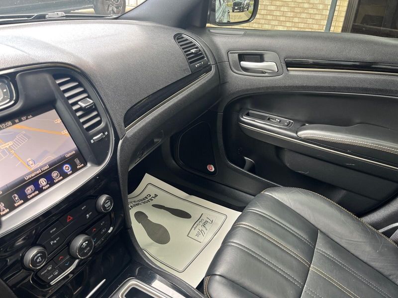 2016 Chrysler 300 300SImage 24