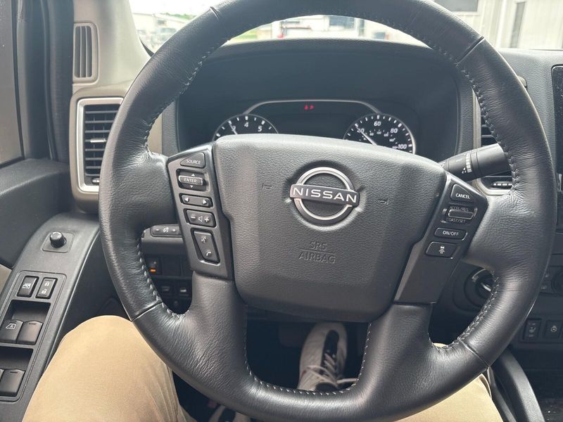 2022 Nissan Frontier SVImage 13