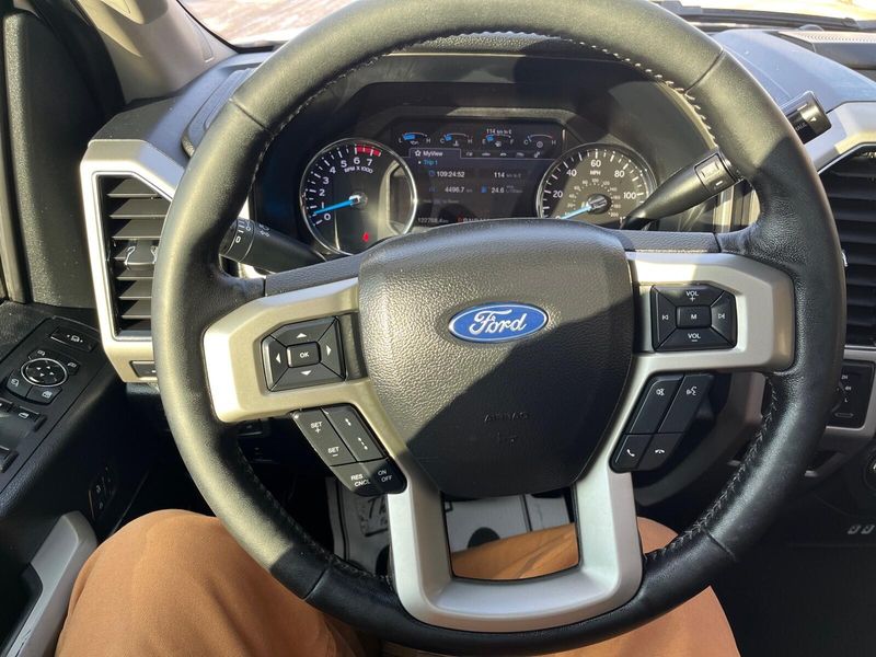 2019 Ford F-250 LariatImage 18