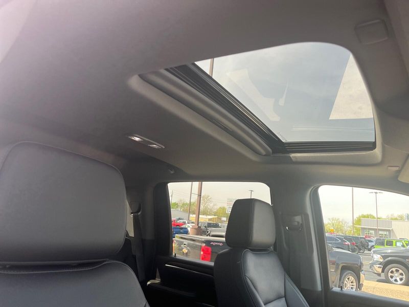 2024 GMC Sierra 2500HD SLTImage 9