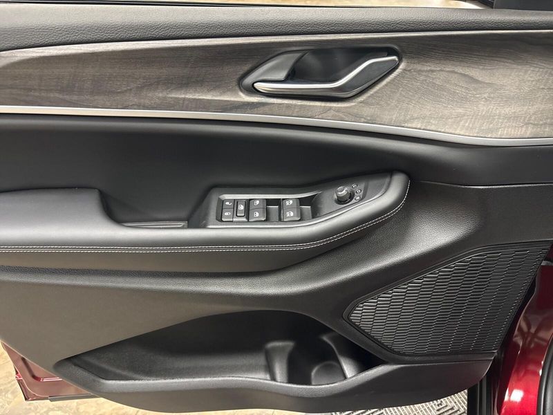 New 2026 Jeep Grand Cherokee Laredo Altitude 4x4Image 14