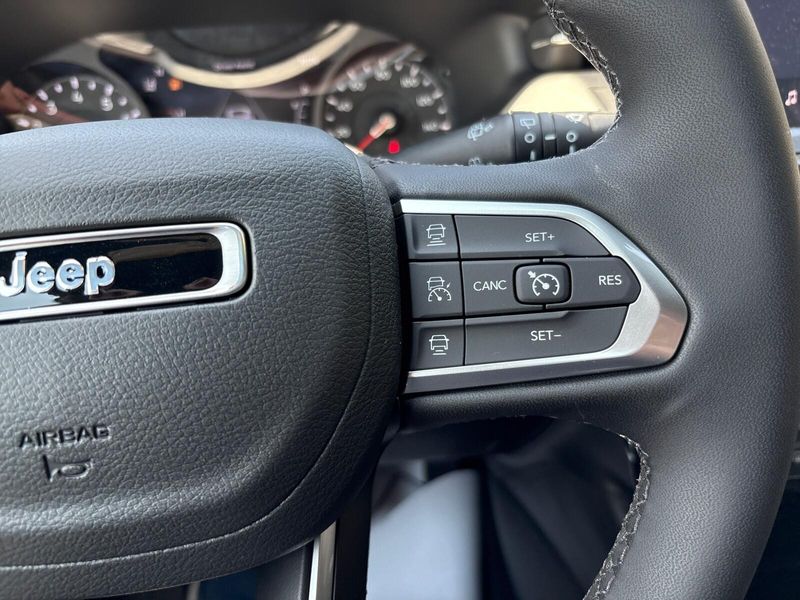 2025 Jeep Compass Limited 4x4Image 15