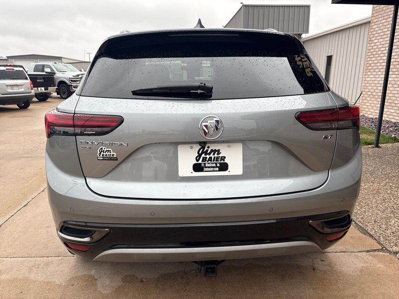 Used 2023 Buick Envision PreferredImage 9