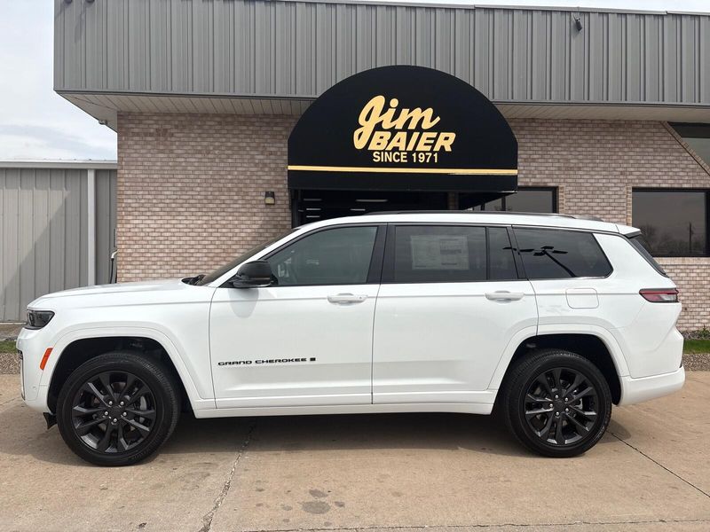 New 2026 Jeep Grand Cherokee L Limited Reserve 4x4Image 2