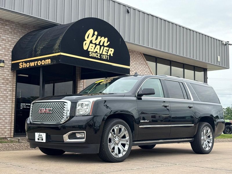 2016 GMC Yukon XL DenaliImage 1