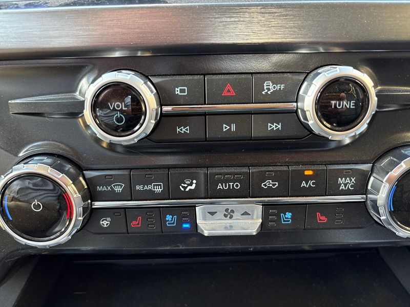 Used 2025 Ford F-250 LariatImage 21